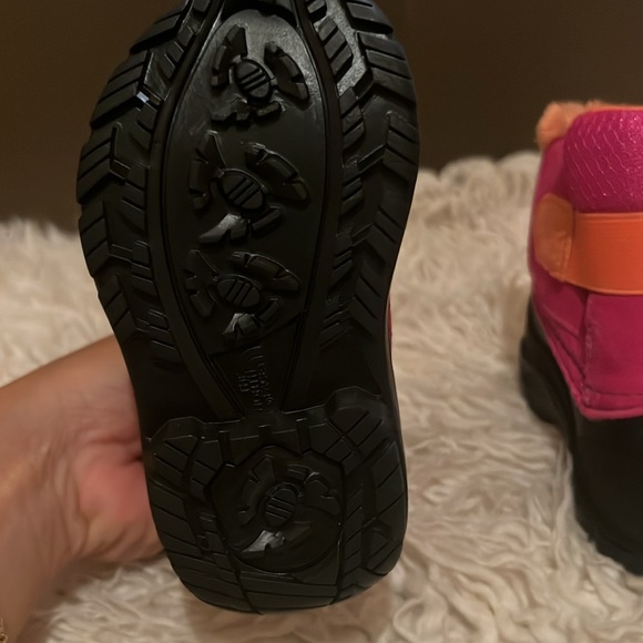 Toddler sorel winter boots.  Worn once never walked in. - Picture 3 of 4